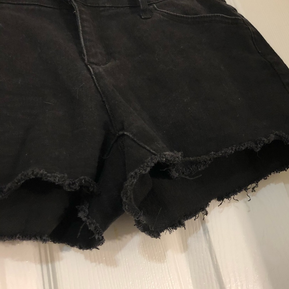 Shorts - Picture 2 of 4